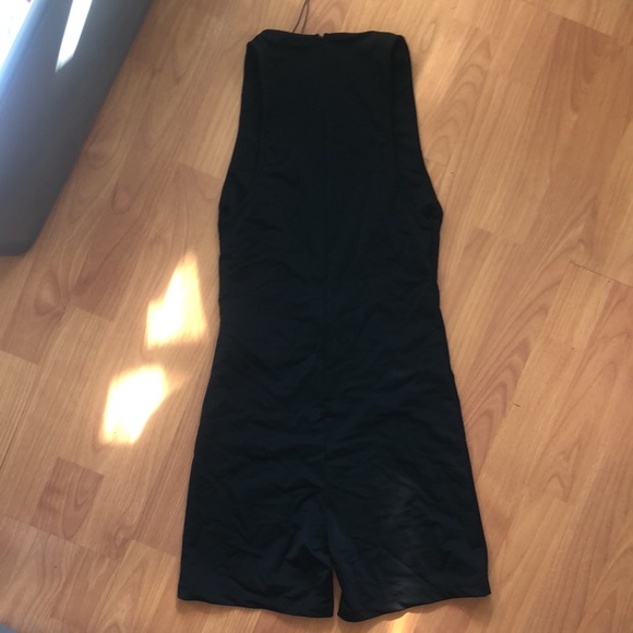 Highneck stretchy shorts romper - Picture 5 of 8